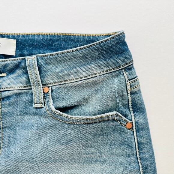 Level 99 Anthropologie Jean Shorts Size 26 Santo Medium Blue Wash 4" Beach Vacay - Picture 4 of 8